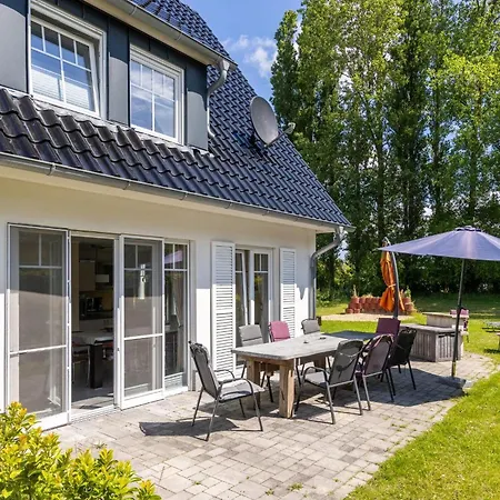 Mara Mit 5 Schlafzimmern Holiday home Glowe
